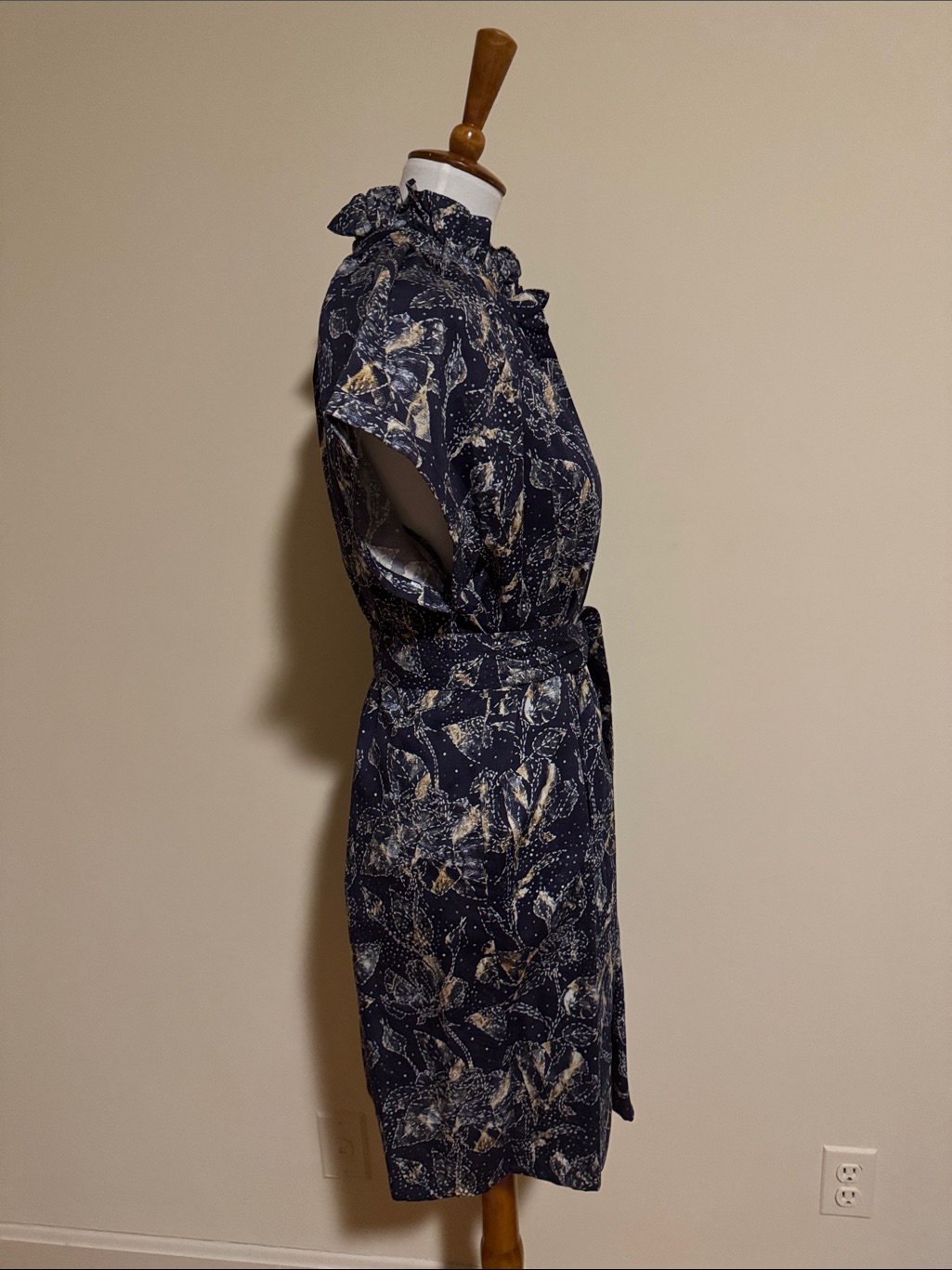Never A Wallflower Vicki Button Down Dress In Shibori Rose Navy — image 3 of 8